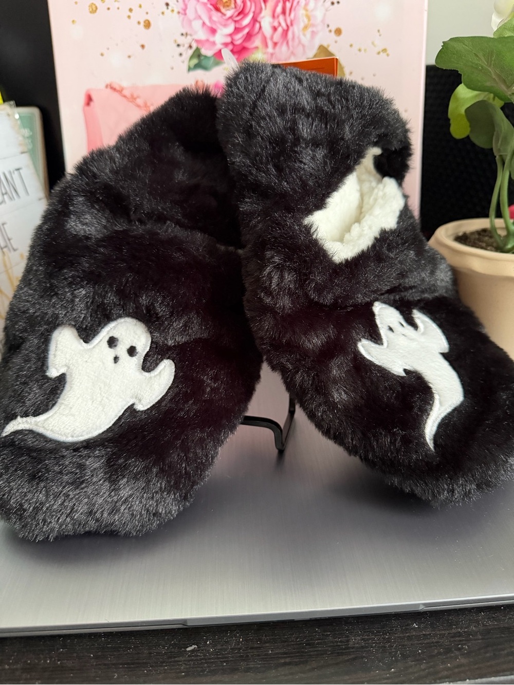 Cozy Kids Black Faux Fur Slippers with White Ghost Accent